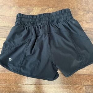 Size 6 lululemon shorts
